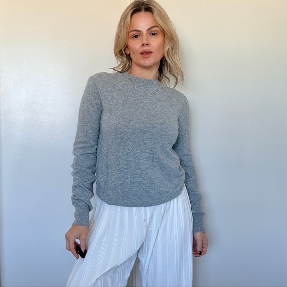 Almina Concept Crew Neck Sweater in Gray - Picture 4 of 10